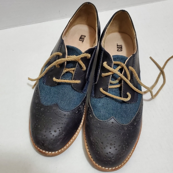 CAT Estate Blue Reegan Leather Oxford

Shoes - Picture 2 of 6